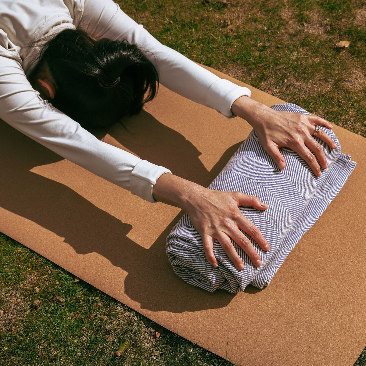 Horizon Yoga Blanket - Studio Accessories